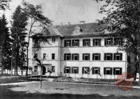 Grad Jama v Šiški.