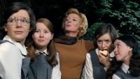 Pripoved iz tridesetih let 20. stoletja in strogega, sivega Edinburga je leta 1969 doživela ekranizacijo, v kateri je v vlogi gospodične Jean Brodie zablestela Maggie Smith.